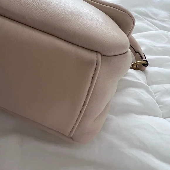 Coach Ivory Pillow Tabby 26 - Picture 6 of 10